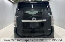 toyota voxy 2009 NIKYO_FR45614