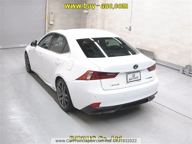 lexus is 2013 CFJ1832022 image 2
