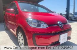 volkswagen up 2017 GOO_JP_700080342430250606001