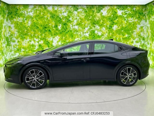 toyota prius 2023 quick_quick_MXWH65_MXWH65-4004418 image 2