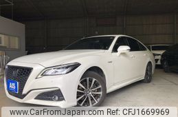toyota crown 2018 CFJ1669969