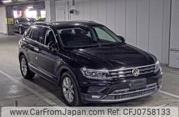 volkswagen tiguan 2018 -VOLKSWAGEN--VW Tiguan WVGZZZ5NZJW926924---VOLKSWAGEN--VW Tiguan WVGZZZ5NZJW926924-