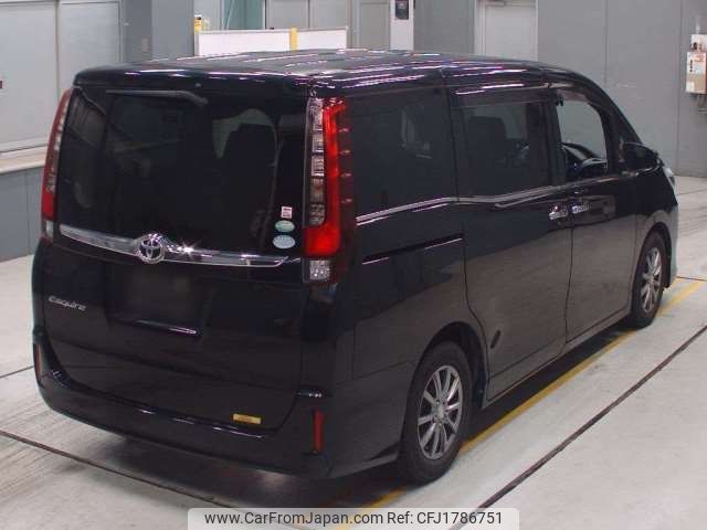 toyota esquire 2015 CFJ1786751 image 2