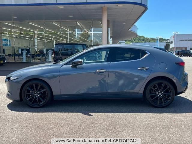 mazda mazda3-fastback 2023 CFJ1742742 image 2