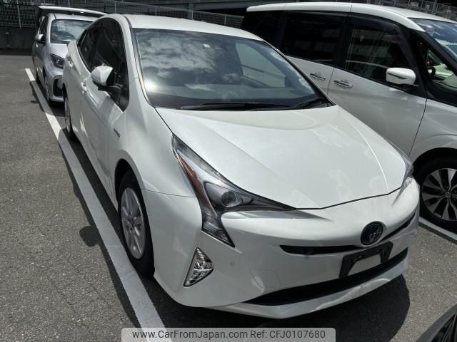 toyota prius 2018 quick_quick_DAA-ZVW50_ZVW50-6144263 image 2