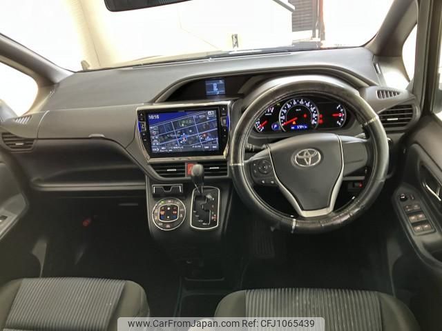 toyota voxy 2016 quick_quick_DBA-ZRR80W_0190563 image 2