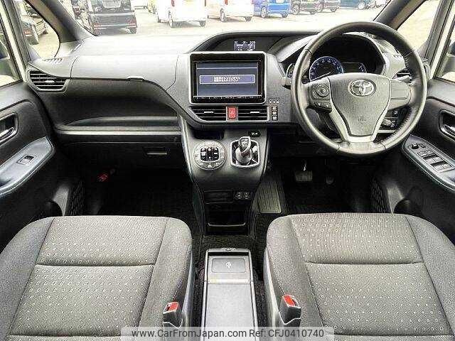 toyota voxy 2014 504928-925319 image 1