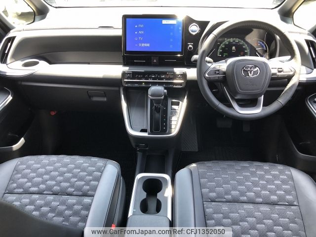 toyota voxy 2023 -TOYOTA--Voxy 6AA-ZWR95W--ZWR95-0014581---TOYOTA--Voxy 6AA-ZWR95W--ZWR95-0014581- image 2