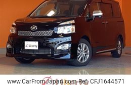 toyota voxy 2012 CFJ1644571