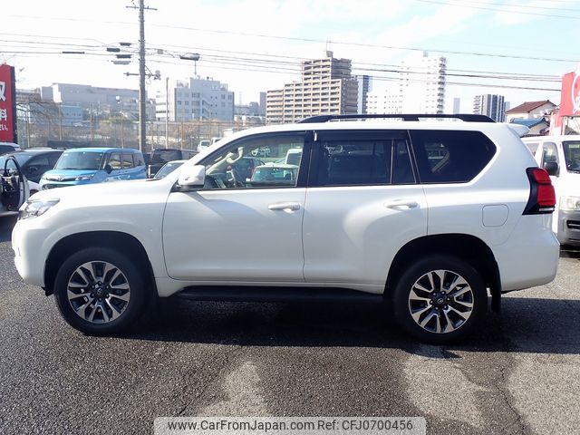 toyota land-cruiser-prado 2022 25521609 image 2