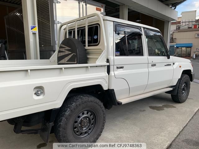 toyota landcruiser-70 2014 GOO_NET_EXCHANGE_0700164A30231227W003 image 2