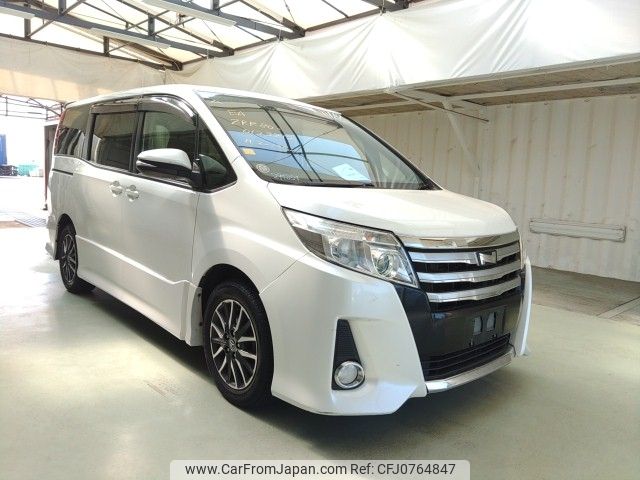 toyota noah 2015 ENHANCEAUTO_1_ea294854 image 1