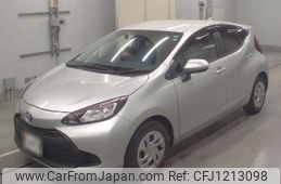 toyota aqua 2022 -TOYOTA--AQUA 6AA-MXPK11--MXPK11-2045301---TOYOTA--AQUA 6AA-MXPK11--MXPK11-2045301-