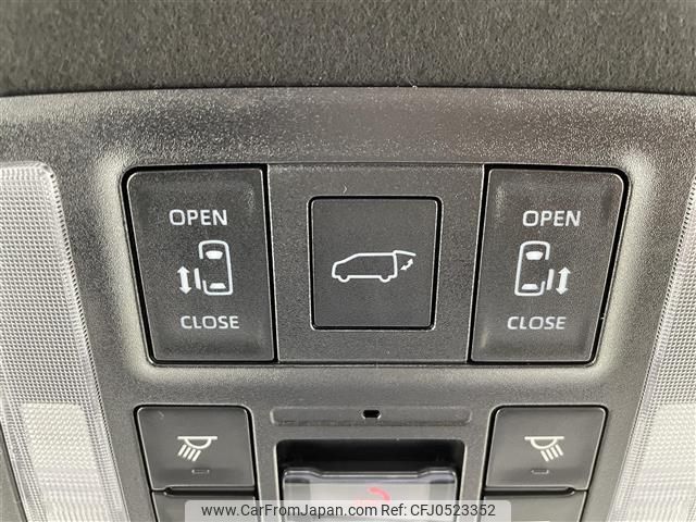 2024 Toyota Noah 6AA-ZWR90W - Car Price $33,881