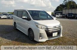toyota noah 2014 CFJ1692842