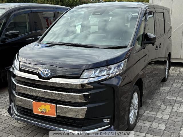toyota noah 2022 CFJ1672438 image 1