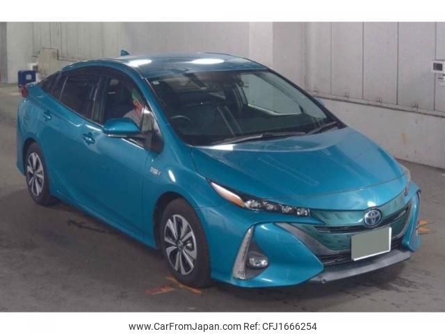 toyota prius-phv 2017 CFJ1666254 image 1
