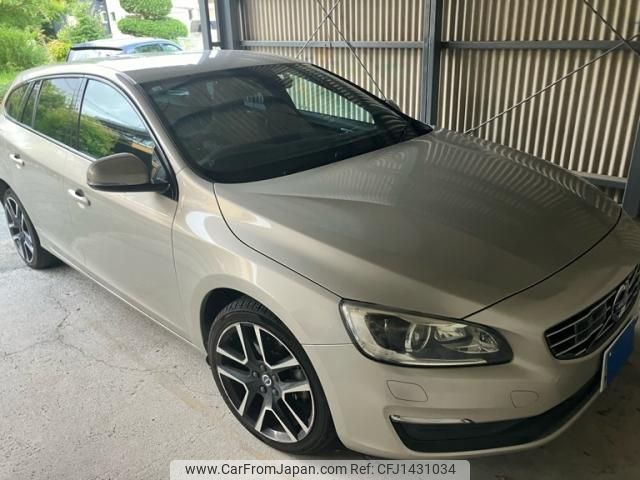 volvo v60 2016 -VOLVO--Volvo V60 LDA-FD4204T--YV1FWA8RDH1337296---VOLVO--Volvo V60 LDA-FD4204T--YV1FWA8RDH1337296- image 1
