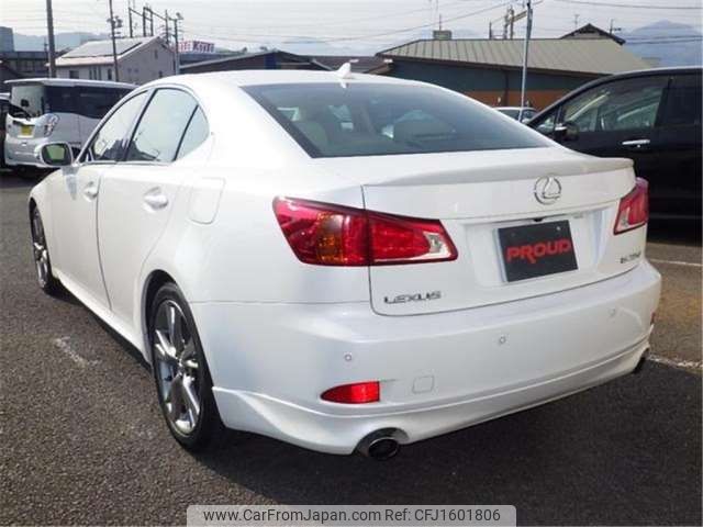 lexus is 2009 CFJ1601806 image 2