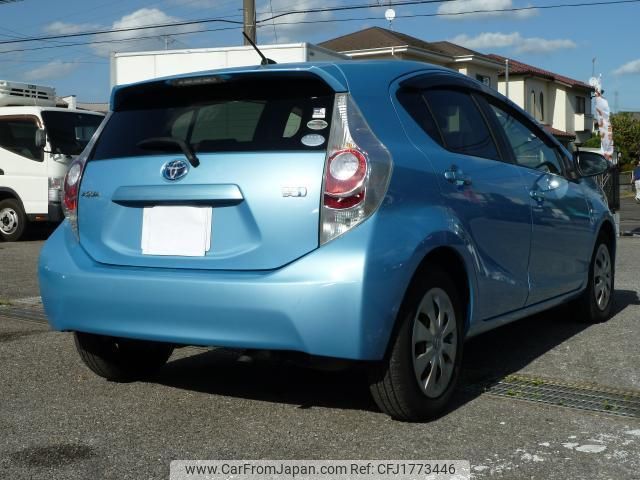 toyota aqua 2012 CFJ1773446 image 2