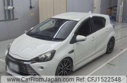 toyota aqua 2017 CFJ1522548