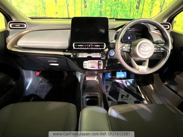 toyota aqua 2022 CFJ1612581 image 2