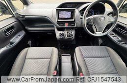 toyota voxy 2015 CFJ1547543