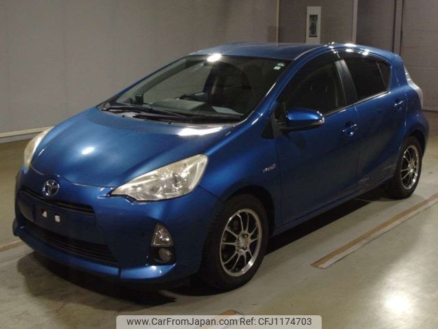 toyota aqua 2013 -TOYOTA--AQUA NHP10-6165886---TOYOTA--AQUA NHP10-6165886- image 1