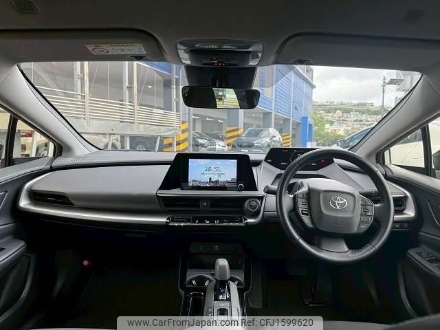 toyota prius 2023 CFJ1599620 image 2