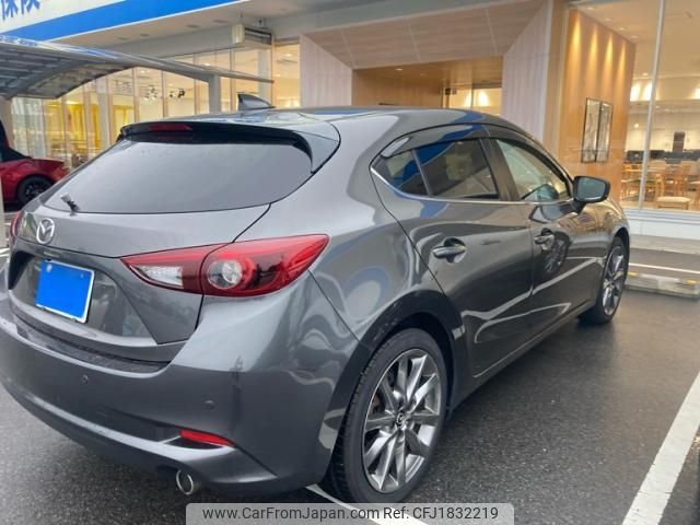 mazda axela 2016 CFJ1832219 image 2