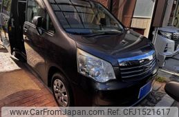 toyota noah 2012 CFJ1521617