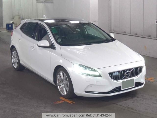 volvo v40 2019 quick_quick_DBA-MB4154T_YV1MV2920K2573680 image 1