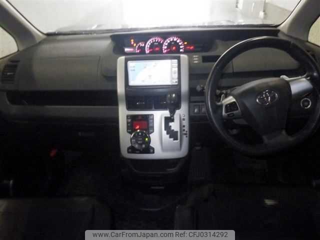 toyota voxy 2010 TE086 image 2