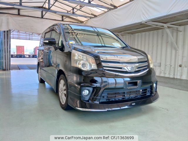 toyota noah 2010 ENHANCEAUTO_1_ea301353 image 1