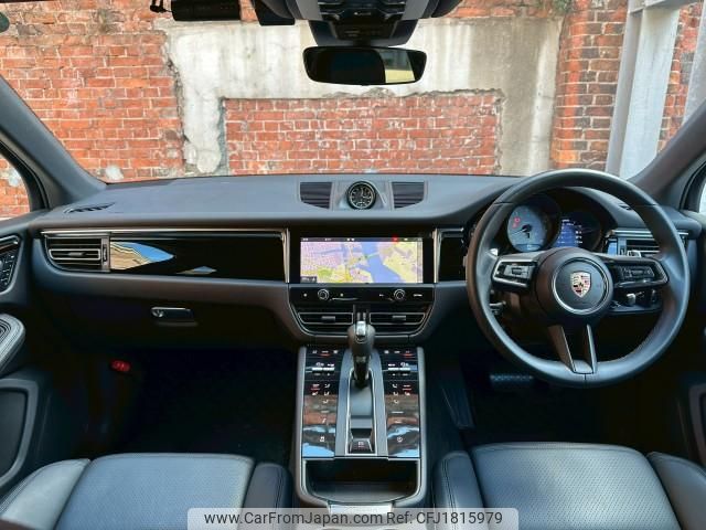 porsche macan 2023 CFJ1815979 image 2
