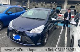 toyota vitz 2017 -TOYOTA--Vitz DAA-NHP130--NHP130-2013970---TOYOTA--Vitz DAA-NHP130--NHP130-2013970-