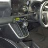 toyota voxy 2023 quick_quick_6AA-ZWR90W_0068684 image 3