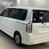 toyota voxy 2010 CFJ1825106 image 2