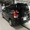 toyota noah 2005 TE826 image 1