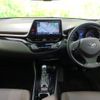 toyota c-hr 2017 quick_quick_DAA-ZYX10_ZYX10-2047447 image 6