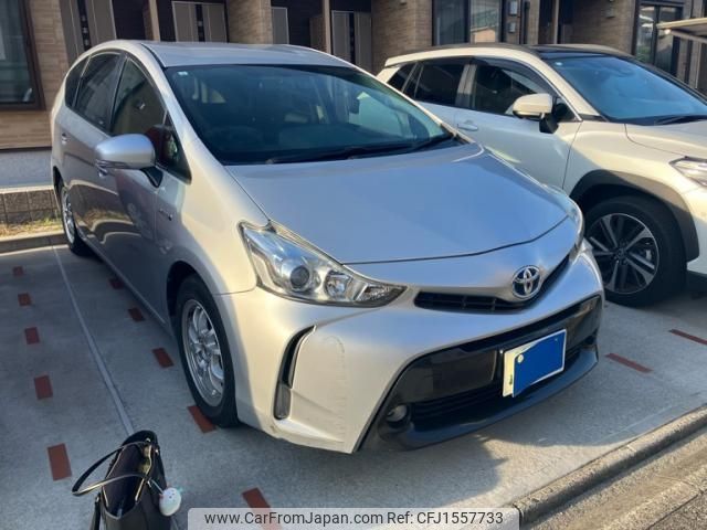 toyota prius-α 2017 CFJ1557733 image 1