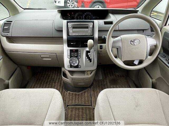 toyota noah 2009 504928-930301 image 1