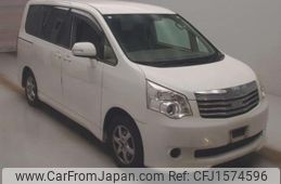 toyota noah 2013 CFJ1574596