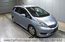 honda fit-shuttle 2013 CFJ1861604