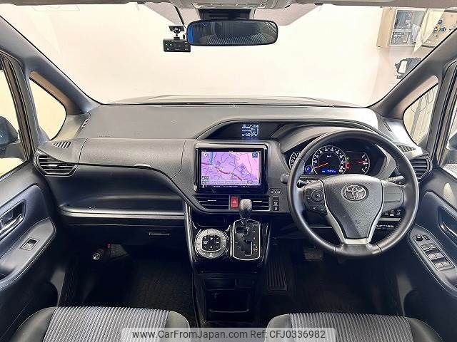 toyota voxy 2016 -TOYOTA--Voxy DBA-ZRR80W--ZRR80-0261738---TOYOTA--Voxy DBA-ZRR80W--ZRR80-0261738- image 2