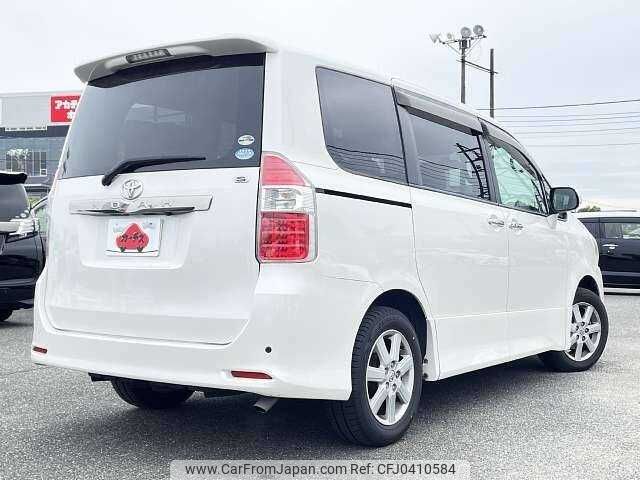 toyota noah 2009 504928-925702 image 2