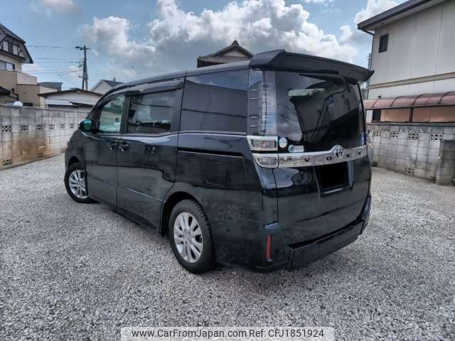 toyota voxy 2021 CFJ1851924 image 2