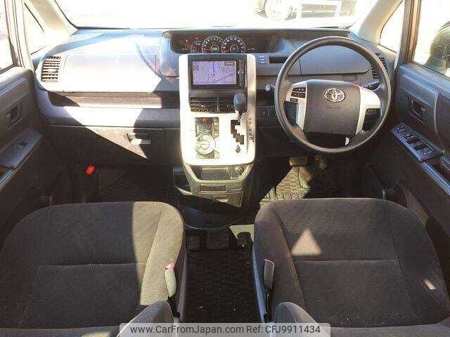 toyota voxy 2012 504928-921947 image 1