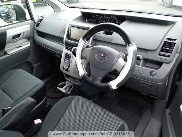 toyota noah 2007 TE754 image 2