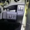 mazda premacy 2010 CFJ1809969 image 15
